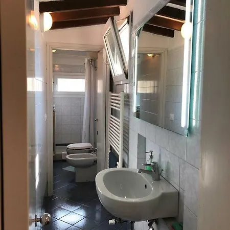 Piaggione Apt, Galante In Флоренция